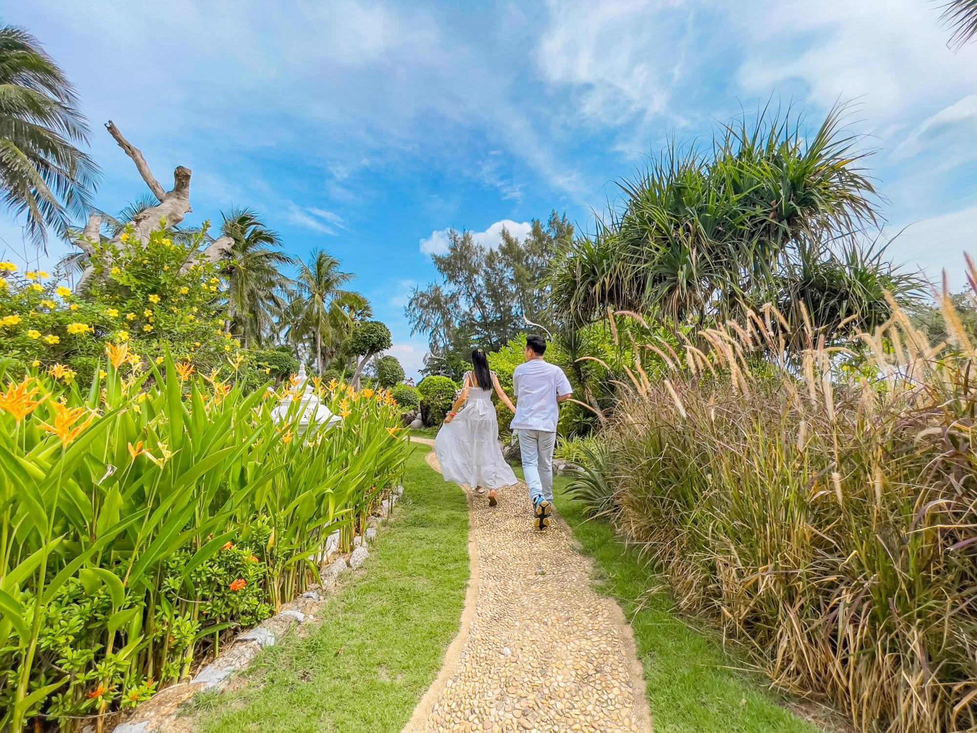 Thavorn Palm Beach Resort Phuket Karon Exterior photo